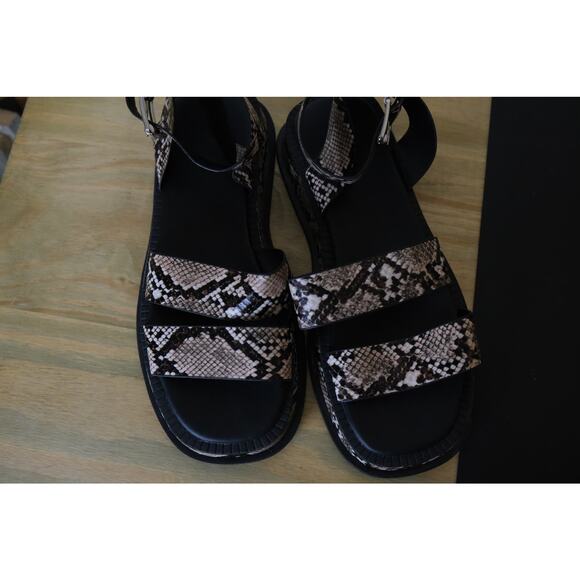 NWOT Topshop Snake Print Platform Sandals Women’s Size EU 40 Faux Leather - Picture 3 of 6